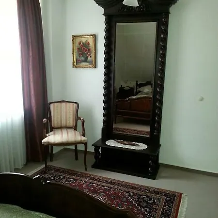 Haus Schonblick 公寓 *